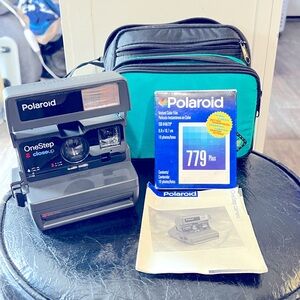 Polaroid 600 One Step Close Up Instant Camera with Strap & Film New Open Box